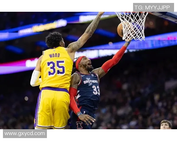 201676人见证湖人精彩对决球迷热情高涨引爆全场氛围